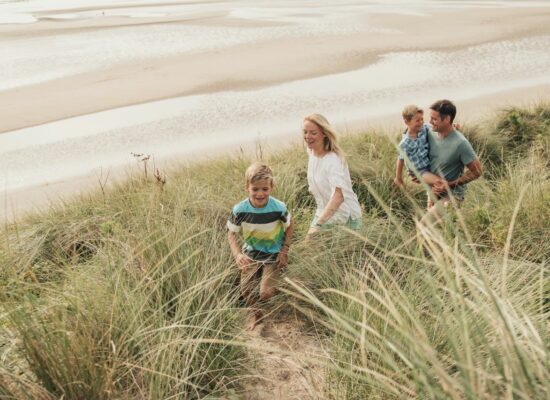 Familie in den Dünen